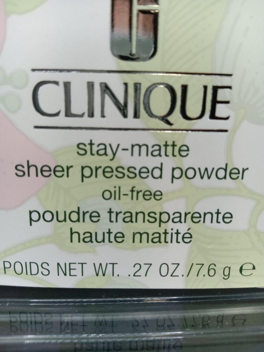 Clinique Stay-Matte Sheer Pressed Powder Oil-Free 01 Stay Buff - Picture 6 of 6
